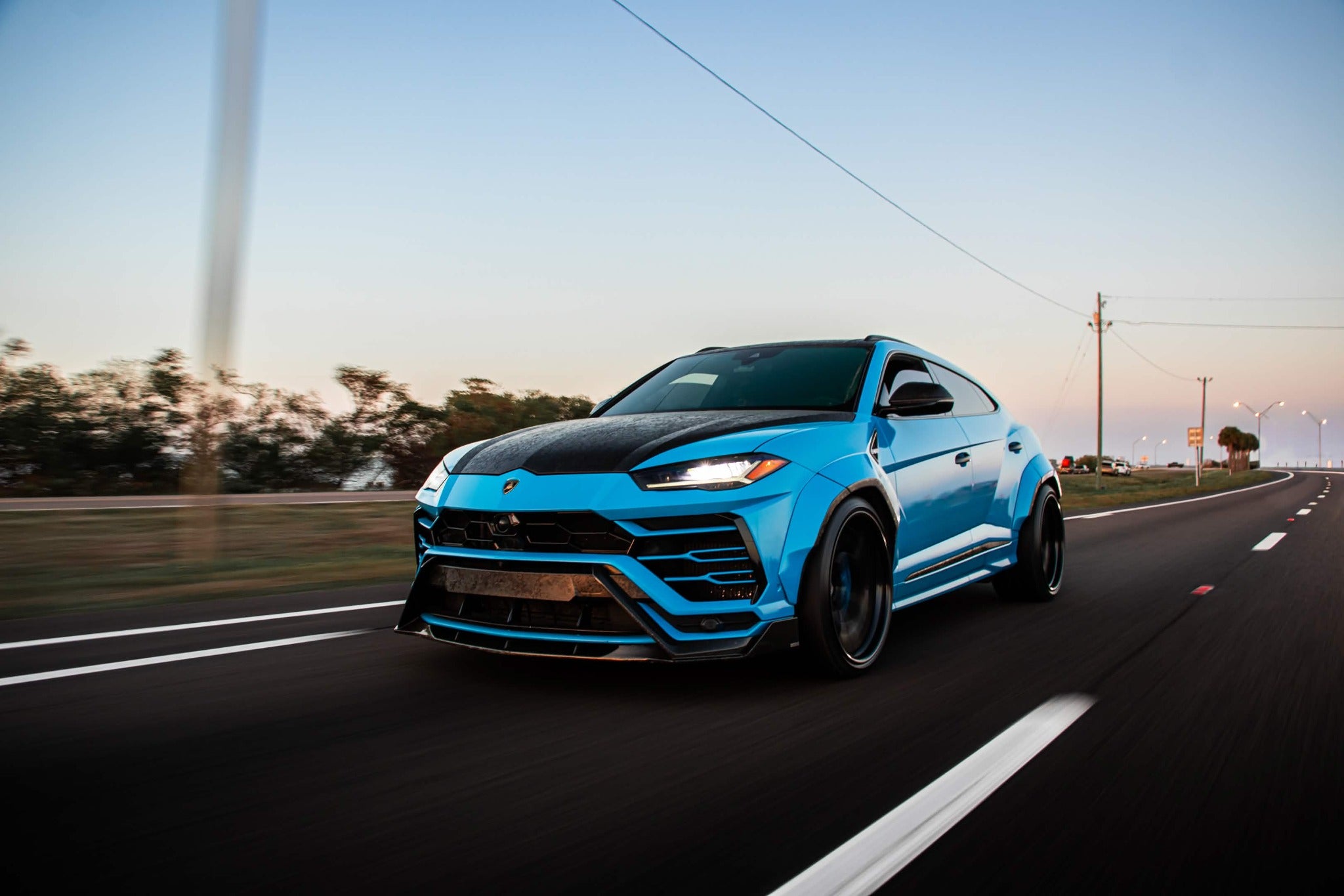 Blue Lamborghini Urus Widebody